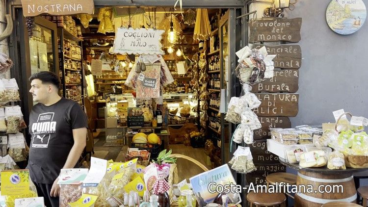 Venta productos locales en Vietri sul mare